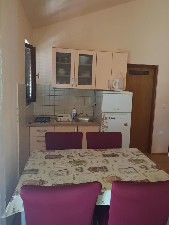 Apartmani Tommy Pag Town Exterior foto